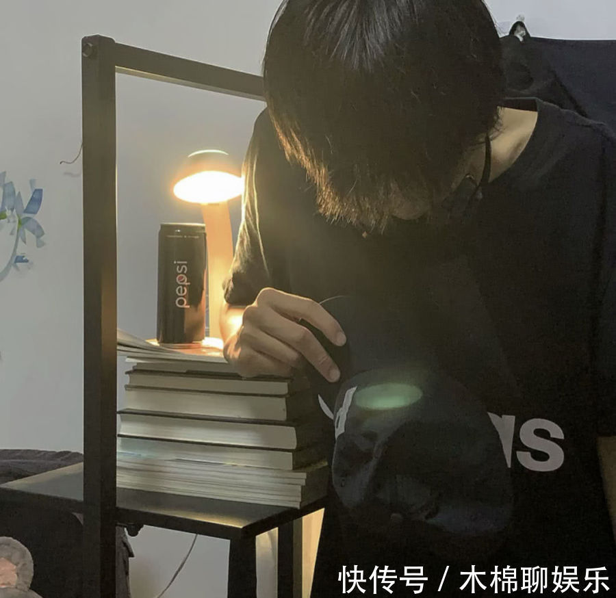 头像|神仙·男生头像丨燕子不归春事晚,一汀烟雨杏花寒