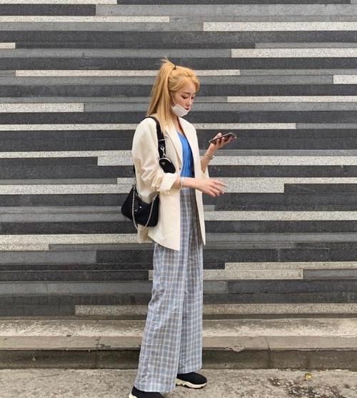 阔腿裤已经过时了，今年流行的是“云朵裤”，遮肉显瘦又时髦