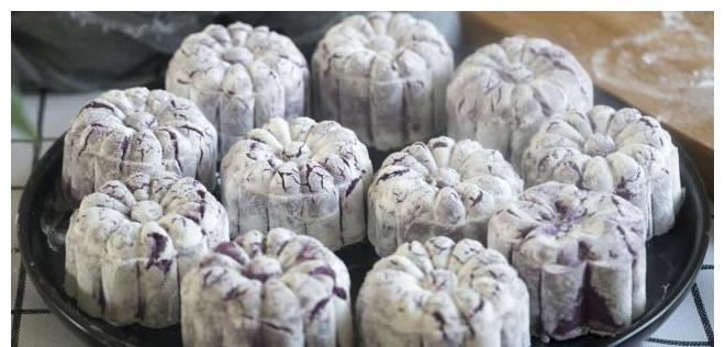 小月饼|不用放油，不用加水，紫薯这样吃，香甜可口，越吃越瘦