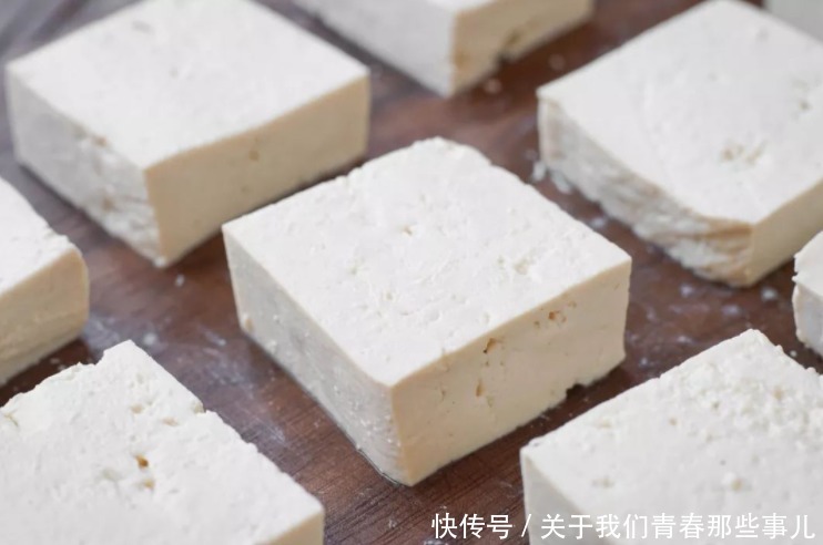 上当|买豆腐时,这3种白送都不能要,老板宁愿扔掉也不吃,别再上当了