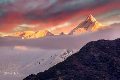 藏东秘境，隐藏在雪山怀抱中的世外桃源，中国最美村落