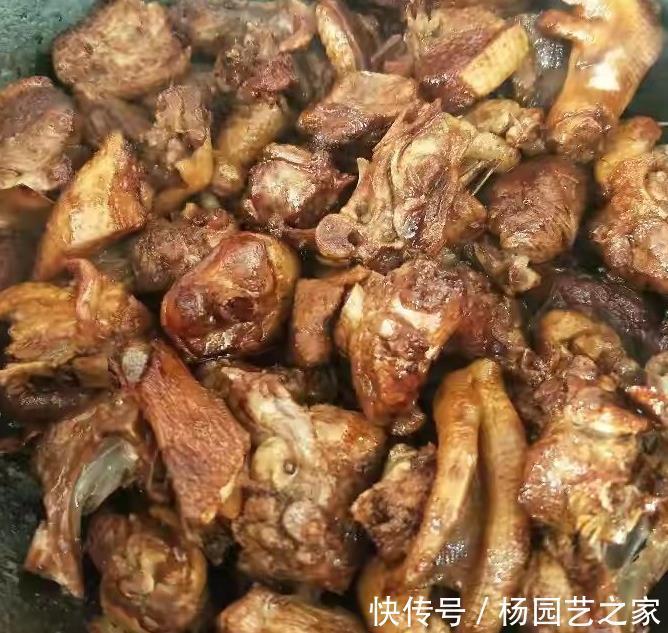 腥臭味|鸭子去腥别用姜，教你2招诀窍，鸭肉鲜香入味，好吃又无腥味