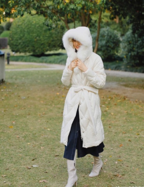 棕色|真正衣品高的女人,羽绒服也能穿出高级感,看时髦精示范吧