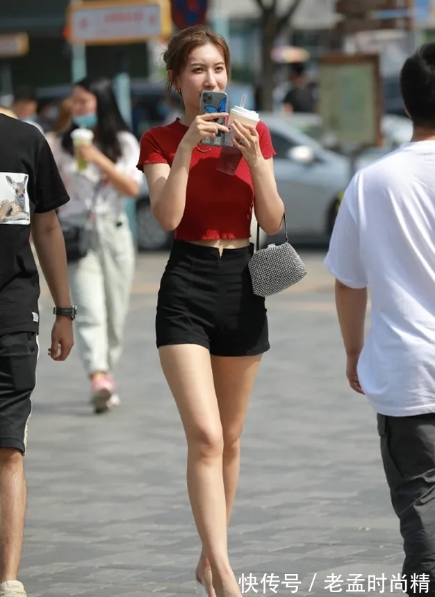 潮裤 简单甜美又休闲的穿法,舒适百搭随性自在,充满活力与朝气