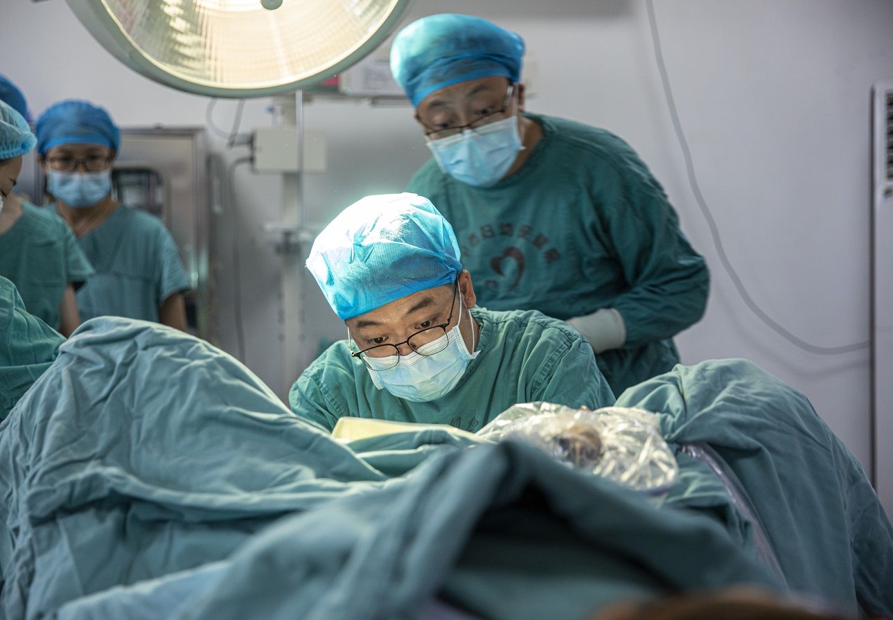 该院|新突破!温岭援川医生完成援助单位首例宫腔镜手术