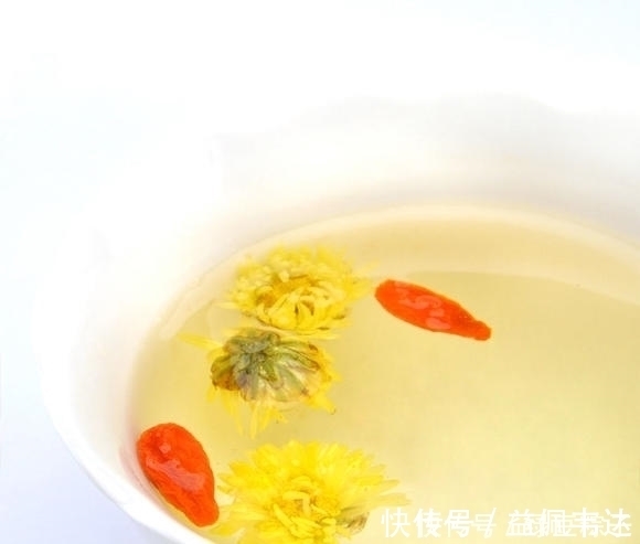 排毒养颜|泡枸杞多加这“1味”,明目护肝又排毒,给身体来个大扫除