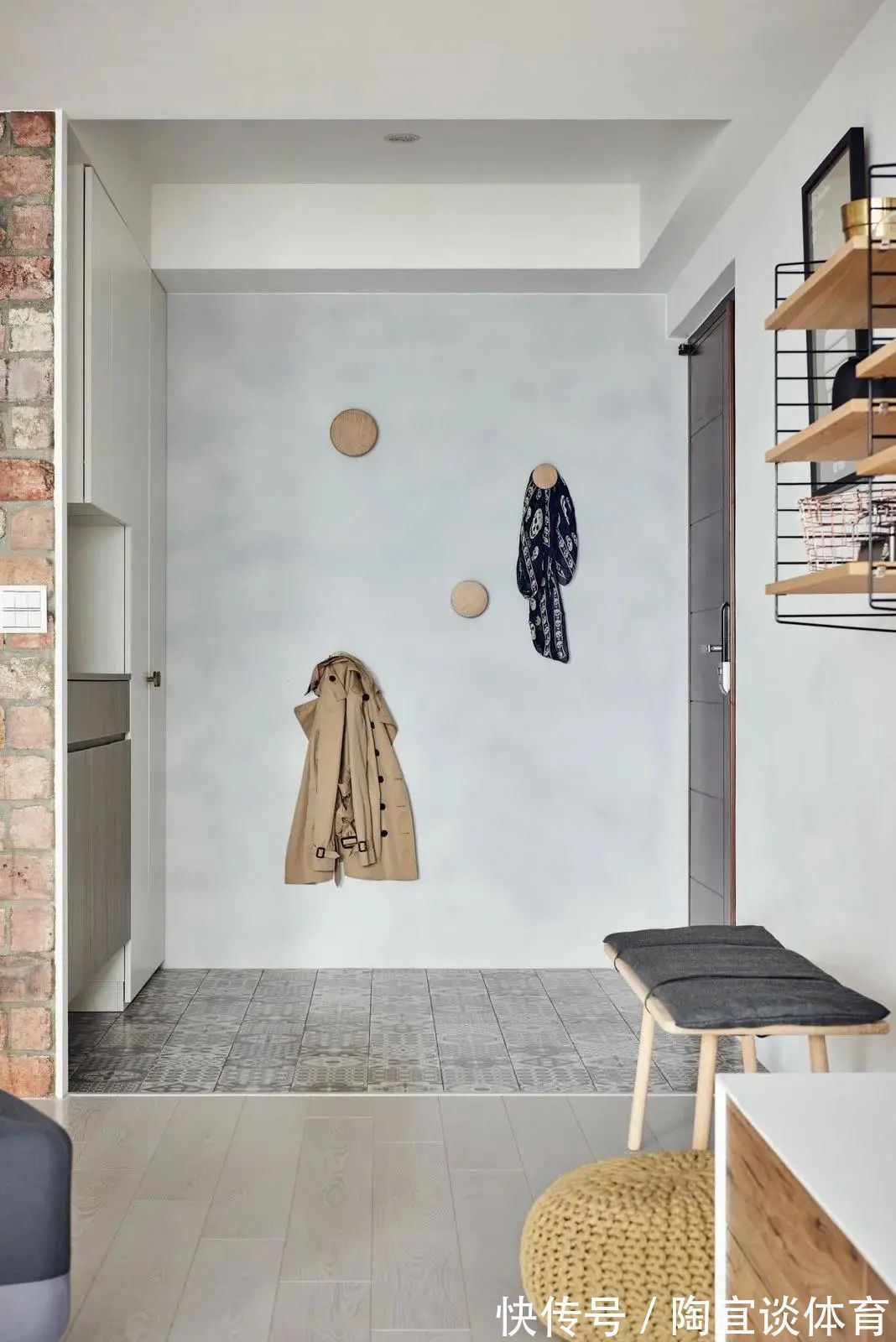 玄关|开门见厅的户型,这样装照样可以有玄关柜,比成品鞋柜更实用美观