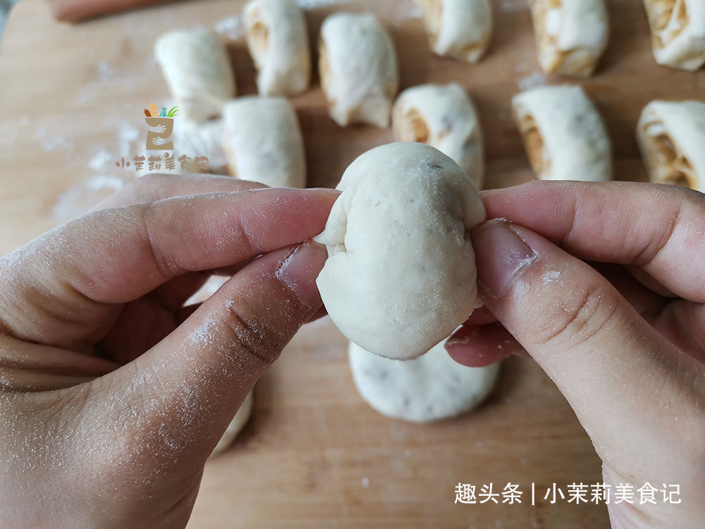 发面时，牢记别直接和面，面点师教我1招，10分钟发满盆，实用！