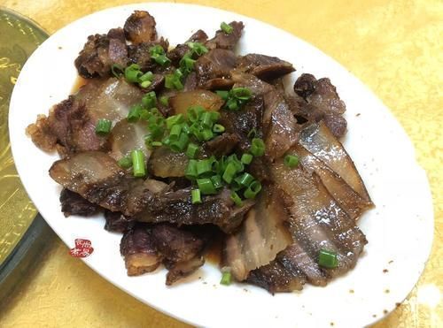 表姐非要请爸妈下馆子吃饭,5人吃了210,爸妈吃完都说赞