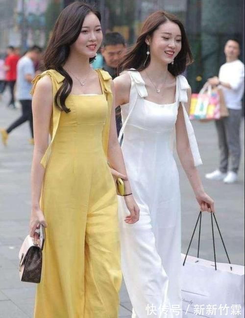 打底衫 连体衣想要穿出时尚的感觉,除了要注意颜色,还应该注意款式