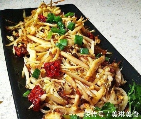 干锅炒兔肉 蒜香干煸手撕杏鲍菇 莲藕炒秋葵 做法