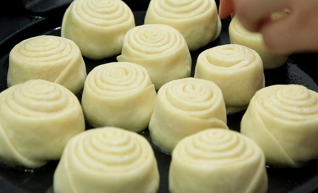 一碗面粉,一包牛奶,快速做出奶香盘阳饼,香甜松软,奶香四溢