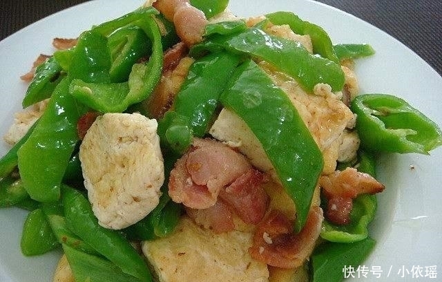 排毒|青椒与它“绝配”，一起炒着常吃，排毒去湿寒，大肚子和口臭消失