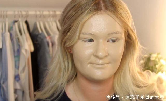 涂抹|往脸上涂抹100层粉底液，会变成什么样？美女尝试来不及后悔