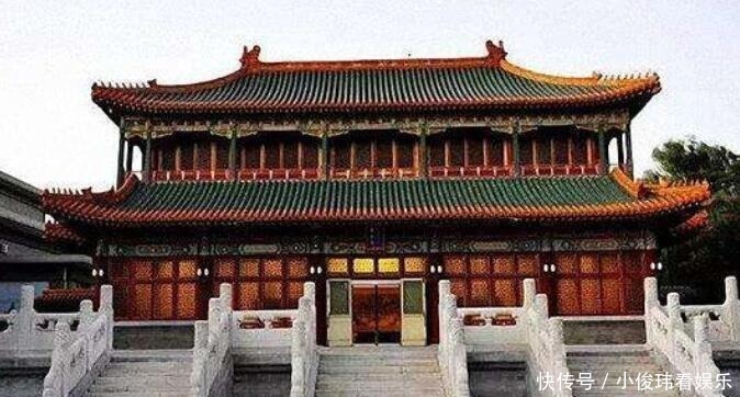 功劳|李元霸为啥怕秦琼，秦琼为何活着就上神龛，功劳第一却排名最后？