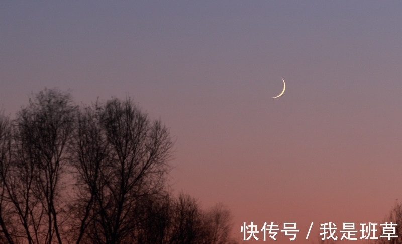 这首诗!纳兰看到如眉新月,触景生情写下一首词,这句最动人