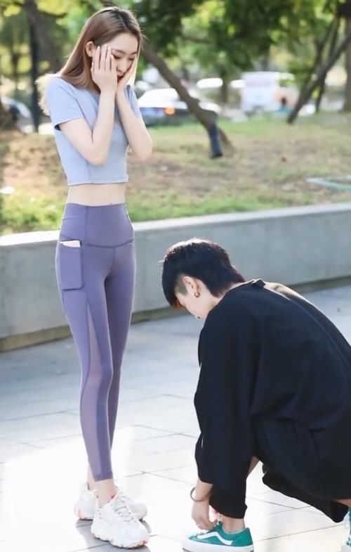 活力感|穿瑜伽裤的小姐姐,意外显腿长,尽显性感身材!!!!