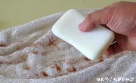 学会|毛巾脏了别只会用洗衣液,学会这3招,多脏的毛巾都能轻松洗净!