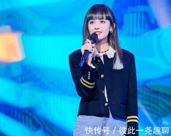 谢娜终于回归《快本》,7个主持人略显拥挤,娜扎存在感低