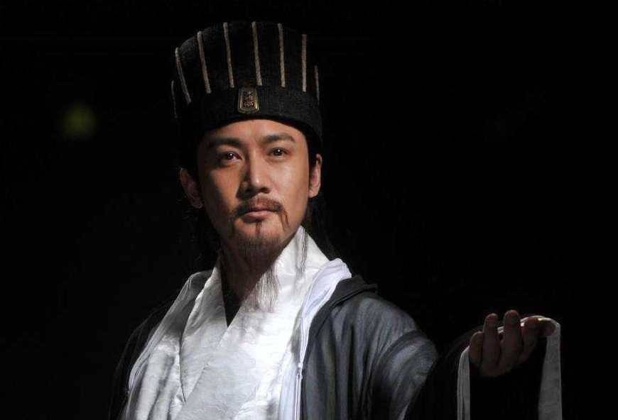 托人|诸葛亮临终前,刘禅托人问了一句话,让他冷汗直流:原来刘禅都在装傻