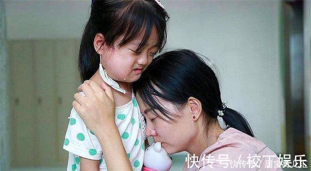 放水|4岁女儿把手机放水里“洗”,妈妈失控之后,孩子再也没醒过来