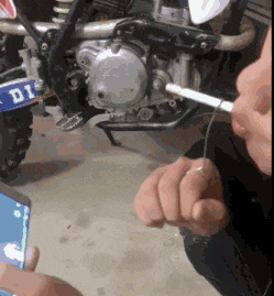 |搞笑gif：自从用了这个密码，再也不用担心老婆拿我手机了