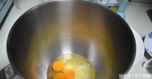 这蛋糕曾经风靡街头,原来做法并不难,香甜细腻,再也不用买了