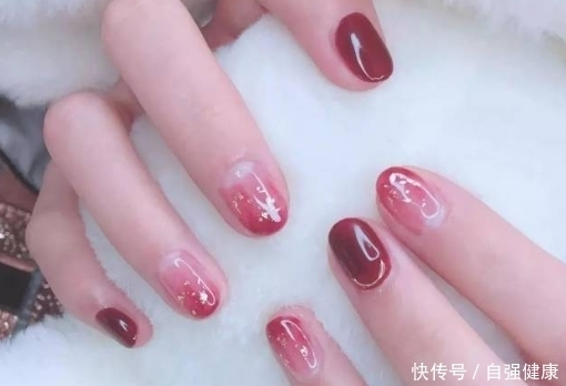 怎样才能让自己不啃指甲，苦甲水可以纠正咬指甲吗？