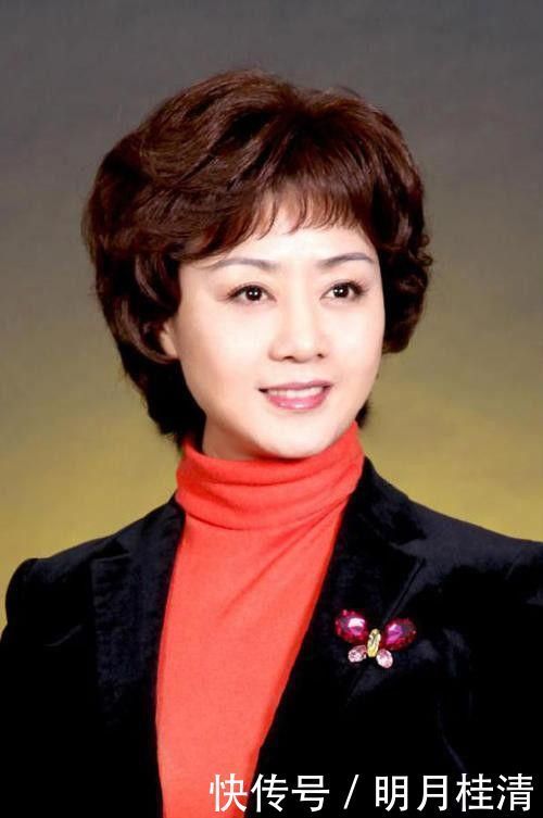 京剧第一美人李胜素,法国人赞她为“天使”,一颦一笑皆是风情