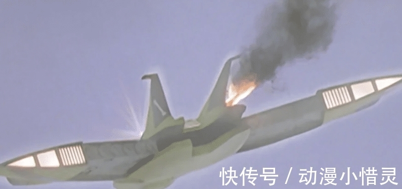 飞燕一号|迪迦奥特曼:为什么胜利队更喜欢用飞燕一号,而不是飞燕二号呢?