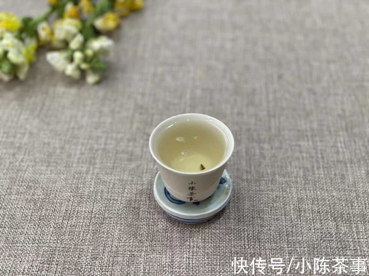 泡茶|从盖碗到品茗杯，玻璃、粗陶、白瓷，谁才是适用茶具的方式呢？