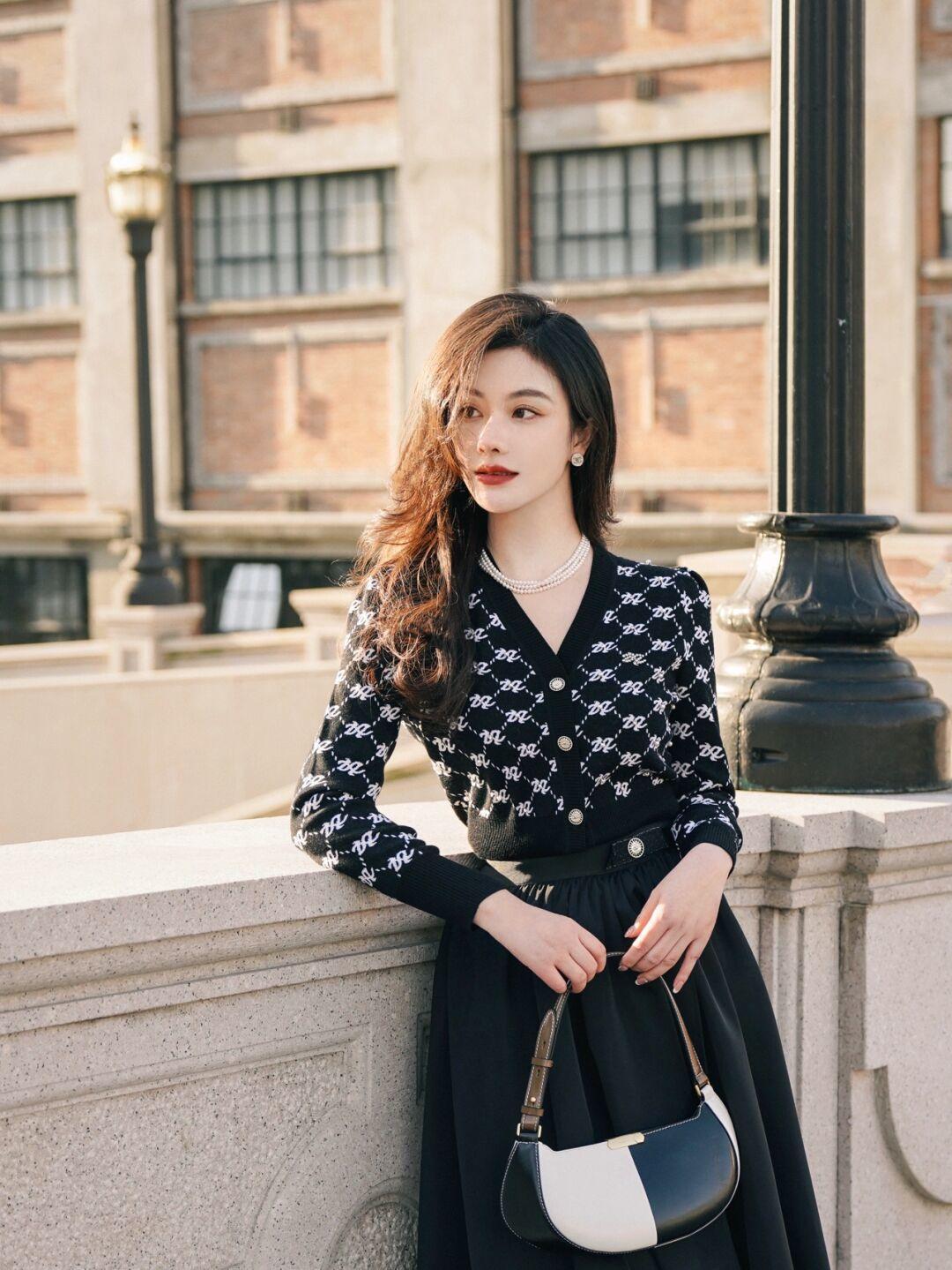 更上一层楼 “毛衣”怎么穿出时尚感?看看这些搭配造型,保暖温柔又显瘦