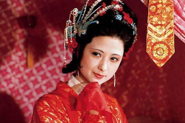 贾蓉|贾琏要“改个样儿”,王熙凤为何要“扭手扭脚”?看死珠子多凶险