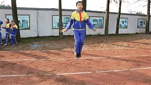 媛媛|每天让孩子跳绳3000个,身高没变先进医院,医生:过犹不及