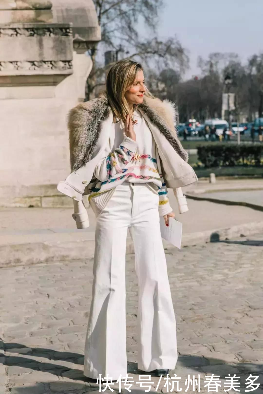 毛衣流行这么塞，修饰腿型还显高5cm