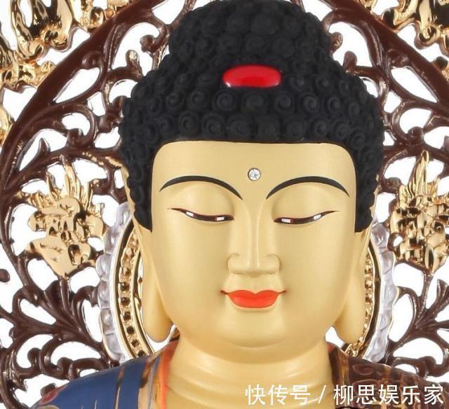 贾宝玉#去寺庙拜佛时,见到“佛”就流眼泪的人,要注意了