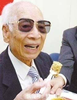 泡面|当年那个说要每天吃一碗泡面的日本老头,最后活了多少岁?