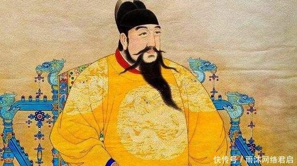 在朝堂上看到穿红裤的大臣,哈哈大笑后