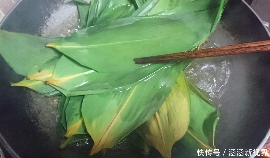 绿油油|端午包粽子,用干粽叶还是鲜粽叶2种区别大,不懂可别乱买