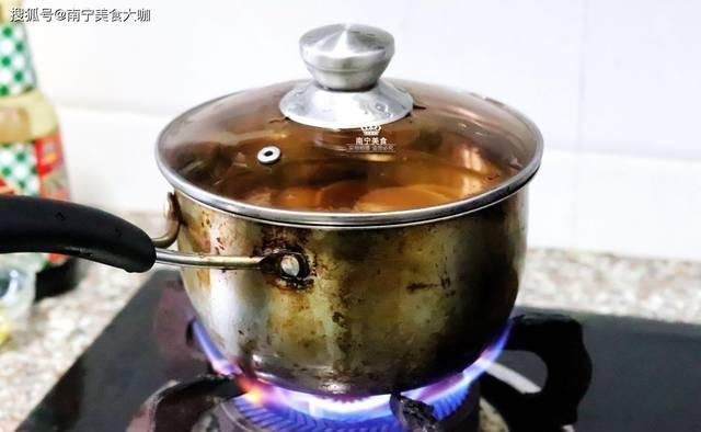  鸡蛋|煮鸡蛋时，在锅里滴入几滴“它”，鸡蛋煮出来鲜嫩可口，很好剥皮