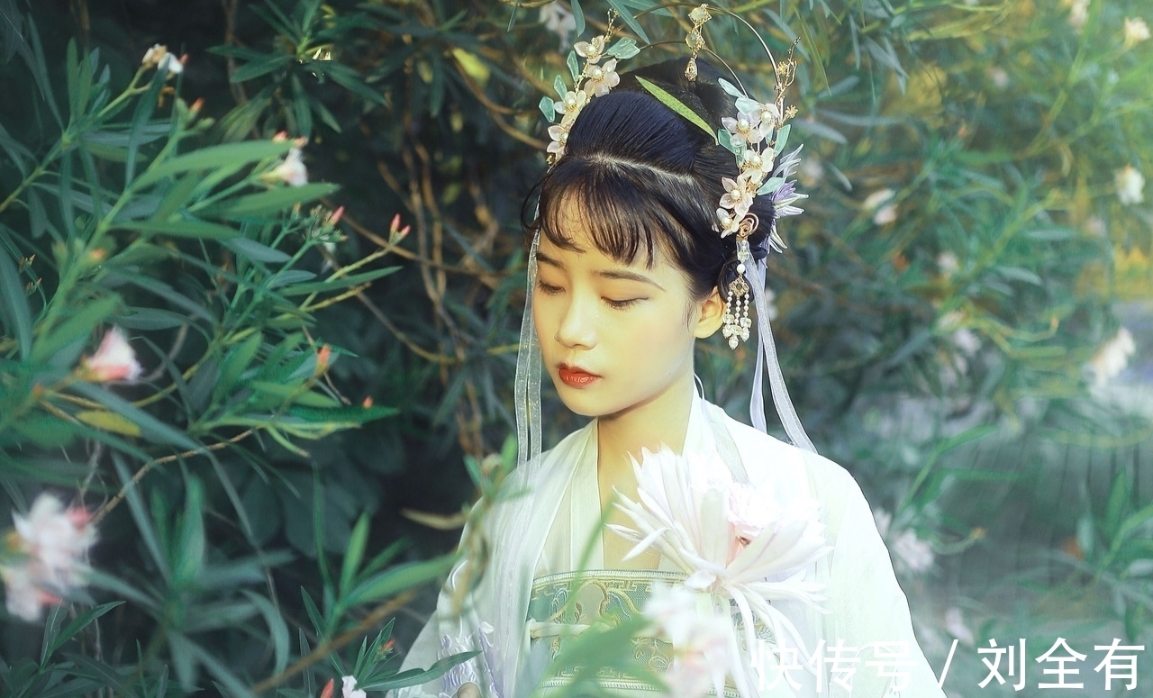 莫奈何|诗·十首丨不随夜雪无穷落,只看梅枝别样红