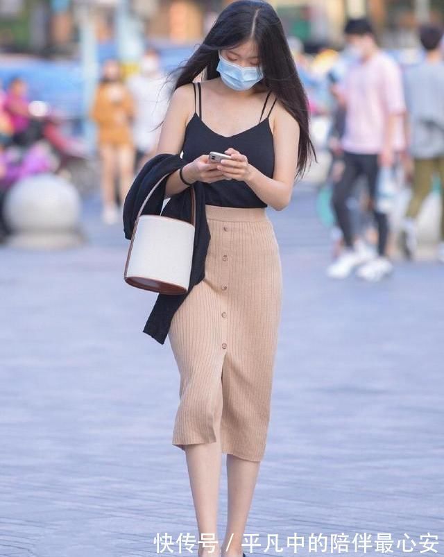 针织裙|针织的长裙要有新意,修身又时尚的效果需要精心设计!