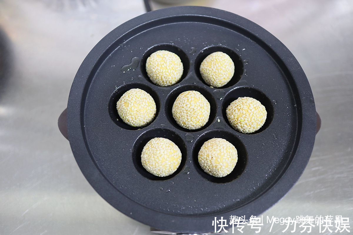 面团|用南瓜糯米做的3款小吃,还没出锅就流口水了,连老妈都没忍住