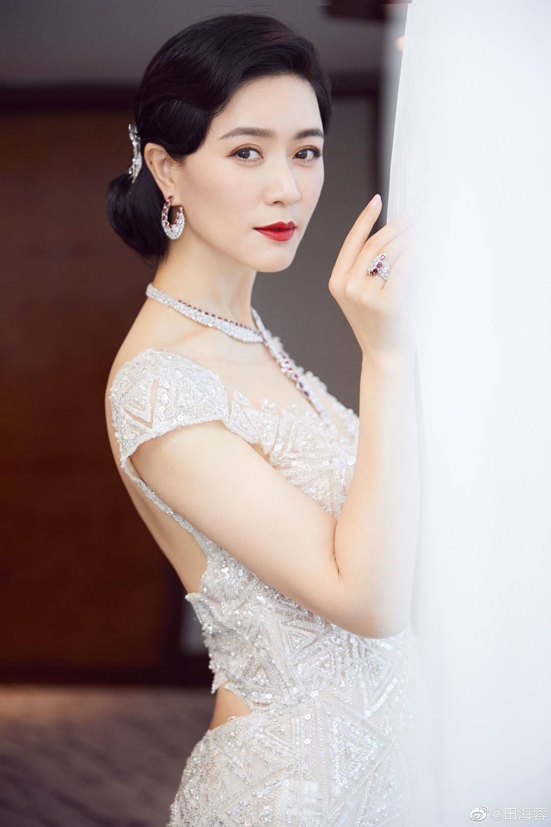 正阳门下小女人$世界读书日|演员田海蓉:阅读是生活中触手可及的诗与远方