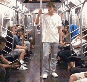 |搞笑GIF:连甩鱼竿都不会,我来教你!