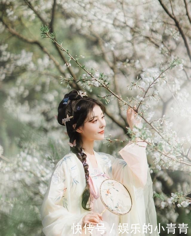 诡异|最近火了一种“阴间”汉服，穿上就可以拍鬼片，很像黑山老妖