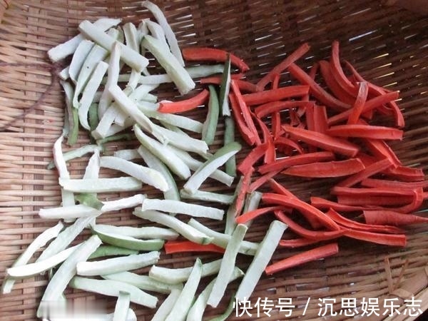 奶奶|腌萝卜怎样做才好吃奶奶用了20年的秘方做法，不用花钱买了