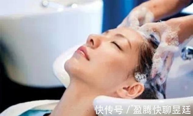 脱发|头发多久洗一次最好？多数人一直都做错了，难怪头发越掉越多