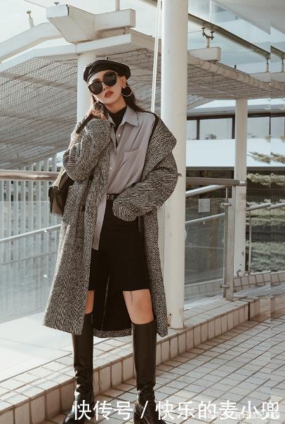 秋冬外套里面怎么穿建议试试这3件“内搭”，个性时髦又保暖