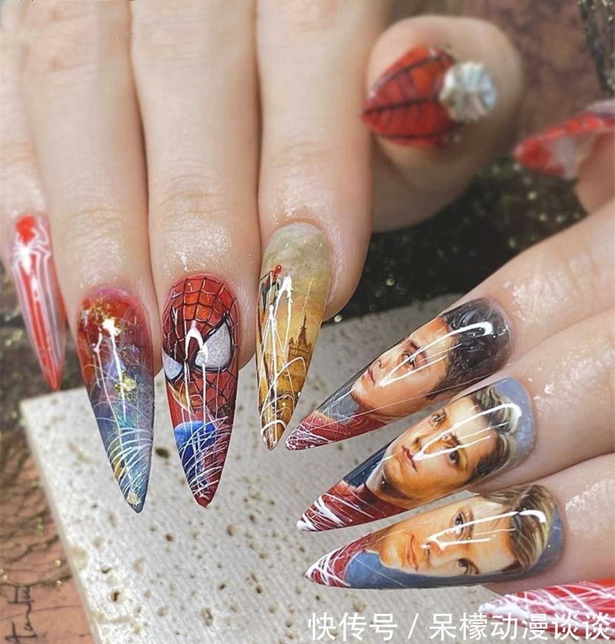 作画|在指甲上进行二次元创作,动漫的影响力已经影响到了美妆行业